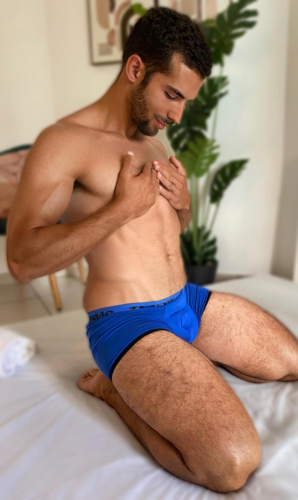 Tantric male Masseur